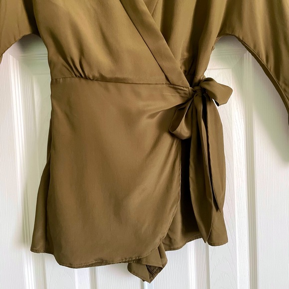 Super cute romper - Picture 2 of 8